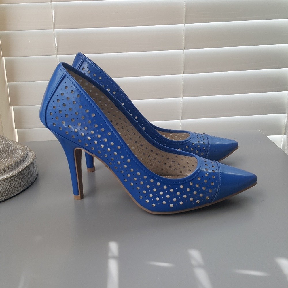 Christian Siriano Colbolt Blue Point Heel